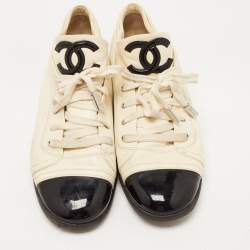 Chanel Cream/Black Leather and Patent CC Cap Toe Low Top Sneakers Size 42