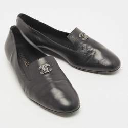 مملوكة مسبقًا Chanel Black Leather CC Slip On Smoking Slippers Size 42