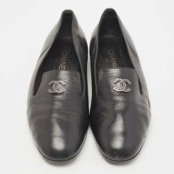 مملوكة مسبقًا Chanel Black Leather CC Slip On Smoking Slippers Size 42