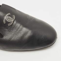 مملوكة مسبقًا Chanel Black Leather CC Slip On Smoking Slippers Size 42