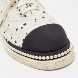 Chanel Monochrome Tweed and Canvas Cap Toe Faux Pearl Trim Oxfords Sneakers Size 42