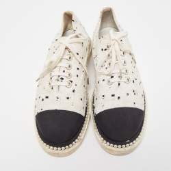 Chanel Monochrome Tweed and Canvas Cap Toe Faux Pearl Trim Oxfords Sneakers Size 42