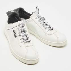مملوكة مسبقًا Chanel White Leather Logo Lace Up CC Low Top Sneakers Size 42