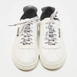 مملوكة مسبقًا Chanel White Leather Logo Lace Up CC Low Top Sneakers Size 42