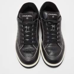 مملوكة مسبقًا Chanel Black Perforated Leather Logo Low Top Sneakers Size 42