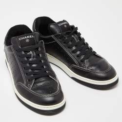 مملوكة مسبقًا Chanel Black Perforated Leather Logo Low Top Sneakers Size 42