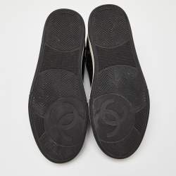 مملوكة مسبقًا Chanel Black Perforated Leather Logo Low Top Sneakers Size 42