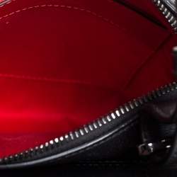 مملوكة مسبقًا Christian Louboutin Black Leather Studded Benech Reporter Crossbody Bag
