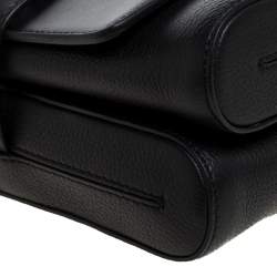 مملوكة مسبقًا Christian Louboutin Black Leather Studded Benech Reporter Crossbody Bag