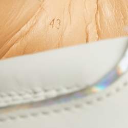 Pre Owned حذاء رياضي كريستيان لوبوتان لويس جونيور جلد أبيض ومشبك منخفض من الأعلى مقاس 43