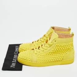 مملوكة مسبقًا حذاء رياضي كريستيان لوبوتان لوي سويدي أصفر مرصع سبايك عنق مرتفع مقاس 43