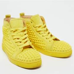 مملوكة مسبقًا حذاء رياضي كريستيان لوبوتان لوي سويدي أصفر مرصع سبايك عنق مرتفع مقاس 43