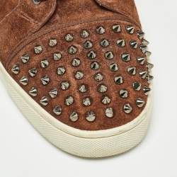 مملوكة مسبقًا Christian Louboutin Brown Suede Lou Spikes Sneakers Size 44