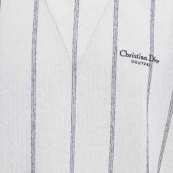 مملوكة مسبقًا تي شيرت ديور أوميه بخطوط بيضاء من الجيرسيه مقاس وسط