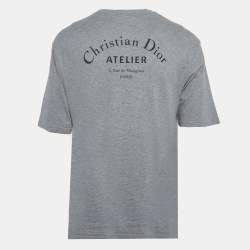 مملوكة مسبقًا تي شيرت رجالي ديور أتيليه رمادي بطبعة جيرسي رقبة مستديرة مقاس كبير - لارج