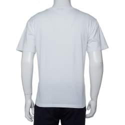 مملوكة مسبقًا تي شيرت ديور رجالي X كاوس مطرز نحلة كبير الحجم رقبة مستديرة قطن أبيض مقاس وسط (ميديوم)