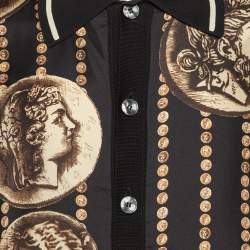 مملوكة مسبقًا قميص دولتشي أند غابانا حرير مطبوع أسود وحبك بأكمام قصيرة مقاس متوسط (ميديوم)