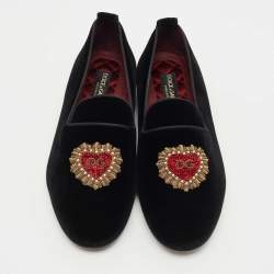 مملوكة مسبقًا Dolce & Gabbana Black Velvet DG Secret Heart Loafers Size 42.5