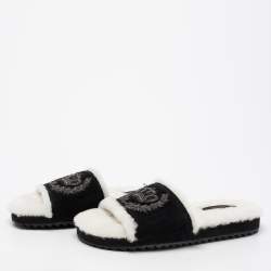 Pre Owned صندل سلايد فلات دولتشي آند غابانا سويدي وفرو أبيض / أسود بتاج مزين بالكريستال مقاس 41.5 سم