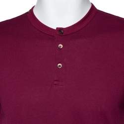 مملوكة مسبقًا تي شيرت دولتشي أند غابانا قطن عنابي أزرار أمامية رقبة مستديرة مقاس كبير (لارج)