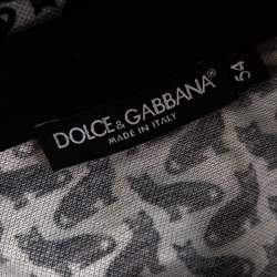 مملوكة مسبقًا تي شيرت بولو دولتشي أند غابانا قطن بيكيه رصاصي وأسود مقاس كبير جدًا جدًا - إكس إكس لارج