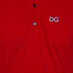 مملوكة مسبقًا تي شيرت بولو دولتشي أند غابانا قطن أحمر بيكيه مزين ياقة مخططة مقاس كبير (لارج)