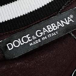 مملوكة مسبقًا تي شيرت دولتشي أند غابانا رقبة مستديرة تفاصيل شعار علامة تجارية قطن عنابي مقاس كبير