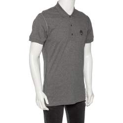 مملوكة مسبقًا تي شيرت بولو دولتشي أند غابانا قطن رصاصي بيكيه مزخرف شعار الماركة مقاس كبير (لارج)