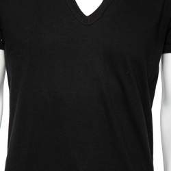 مملوكة مسبقًا  تي شيرت دولتشي أند غابانا قطن أسود رقبة حرف في مقاس كبير ( لارج )