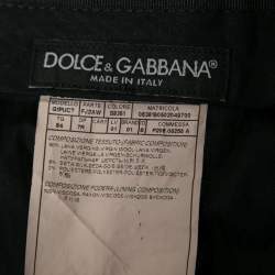 Pre Owned بدلة دولتشي أند غابانا طرف ساتان وصوف أسود بصدرية واحدة مقاس كبير جداً جداً ( إكس إكس لارج )