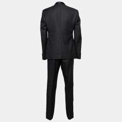 Pre Owned بدلة دولتشي أند غابانا طرف ساتان وصوف أسود بصدرية واحدة مقاس كبير جداً جداً ( إكس إكس لارج )