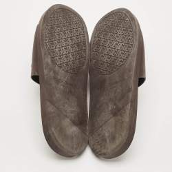 Pre Owned صندل سلايد فلات دولتشي أند غابانا مطاطي بني داكن بشعار DG مقاس 44