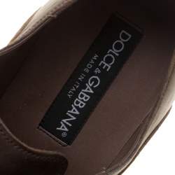 مملوكة مسبقًا حذاء أوكسفورد دولتشي أند غابانا بروغ جلد بني مقاس 39.5