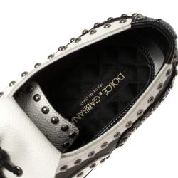 مملوكة مسبقًا Dolce & Gabbana Black/White Studded Leather Brogue Detail Fringe Oxfords Size 43