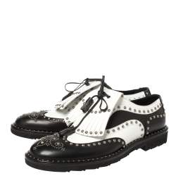 مملوكة مسبقًا Dolce & Gabbana Black/White Studded Leather Brogue Detail Fringe Oxfords Size 43