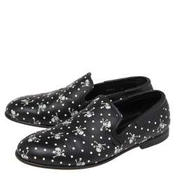 Pre Owned حذاء لوفرز دولتشي أند غابانا جلد أسود مطبوع جمجمة وعظام متعاكسة مقاس 41