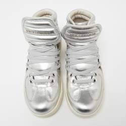 مملوكة مسبقًا حذاء رياضي دولتشي أند غابانا بينيلاكس جلد فضي عنق مرتفع مقاس 40