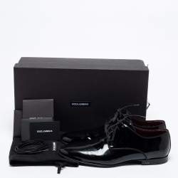 مملوكة مسبقًا حذاء ديربي دولتشي أند غابانا جلد لامع أسود مقاس 42