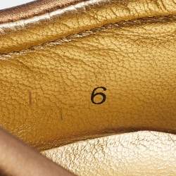 Pre Owned حذاء رياضي دولتشي أند غابانا جلد ذهبي /فضي ميتالك نقشة جي جي عنق منخفض إصدار محدود مقاس 40 