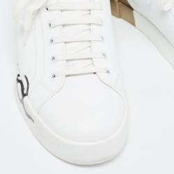 مملوكة مسبقًا Dolce and Gabbana White/Gold Logo Print Leather and Patent Portofino Sneakers Size 44
