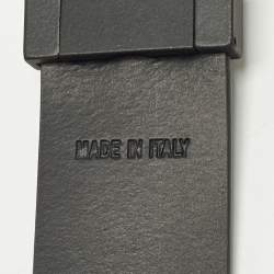 مملوكة مسبقًا حزام إمبريو أرماني جلد أسود مثقب بمشبك شعار الماركة قابل للتعديل