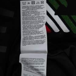 Pre Owned تي شيرت امبوريو أرماني قطن أسود مطبوع برقبة عريضة مقاس صغير (سمول )