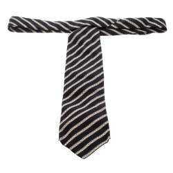 مملوكة مسبقًا ربطة عنق ايرمنيجيلدو زينيا تراديشونال حرير جاكارد بخطوط مائلة سوداء