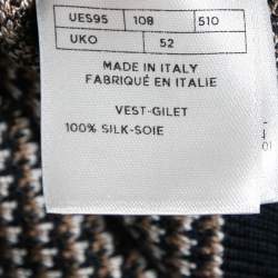 مملوكة مسبقًا جيليه إيرمنجليدو زينيا حرير تريكو بني وأزرق كحلي رقبة حرف في مقاس كبير - لارج