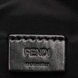مملوكة مسبقًا Fendi Grey Leather Travel Kit Pouch