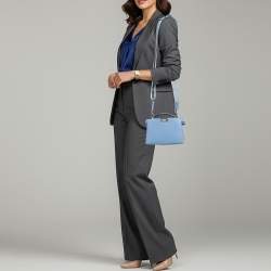 مملوكة مسبقًا حقيبة فاندي بيكابو آي سي يو إكس كروس جلد أزرق فاتح بمقبض علوي