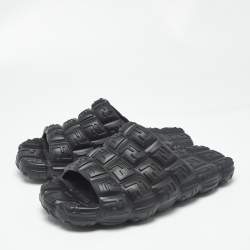 Pre Owned Fendi Black FF Logo Print Rubber Flip Flops Size 46