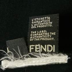 مملوكة مسبقًا تي شيرت فندي أسود قطن برقبة دا�ئرية ضفدع وعين الفراشة مقاس متوسط