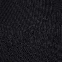 مملوكة مسبقًا سويتر فندي "كارليتو" برقبة وهمية تريكو مضلع صوف أسود مقاس وسط (ميديوم)