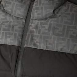 مملوكة مسبقًا Fendi Black Logo Synthetic Puffer Vest L
